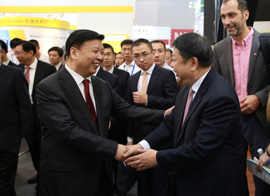 聚焦矿业大会丨领土部部长姜大明视察赏金船长展厅